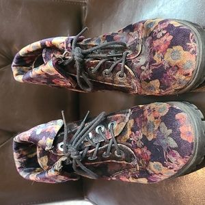 Floral boots